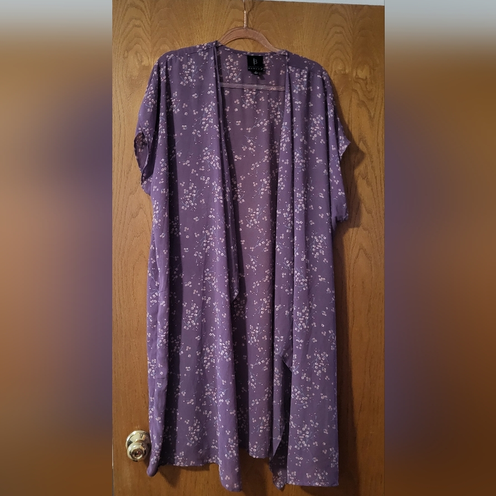 Purple Floral Lightweight Kimono / Shawl EUC Size 1x